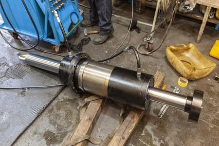 Piston Pole with Hydraulic Lock Ports_6