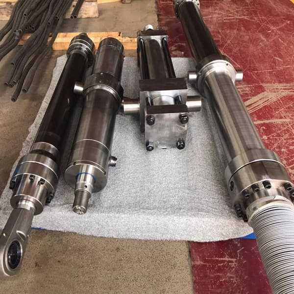 Piston Rod with Hydraulic Lock Ports6